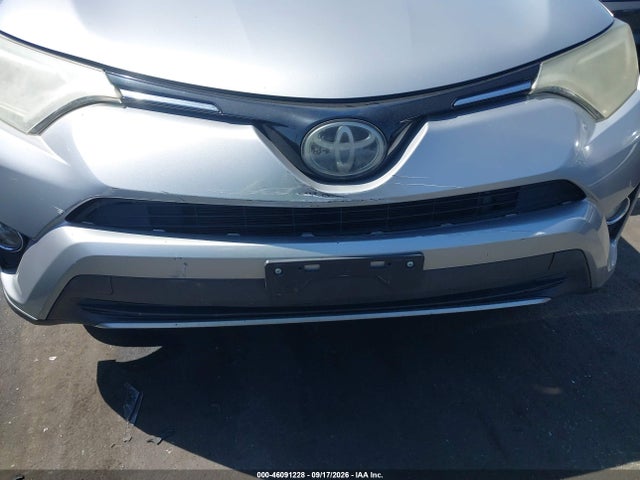 Toyota Rav4 Xle 2018 2T3WFREV9JW483339 Image 6