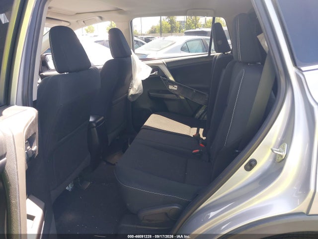 Toyota Rav4 Xle 2018 2T3WFREV9JW483339 Image 8