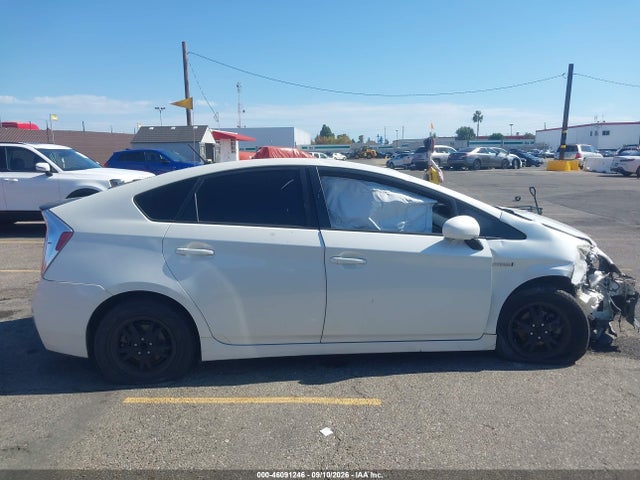 Toyota Prius Two 2015 JTDKN3DU2F0443557 Image 13