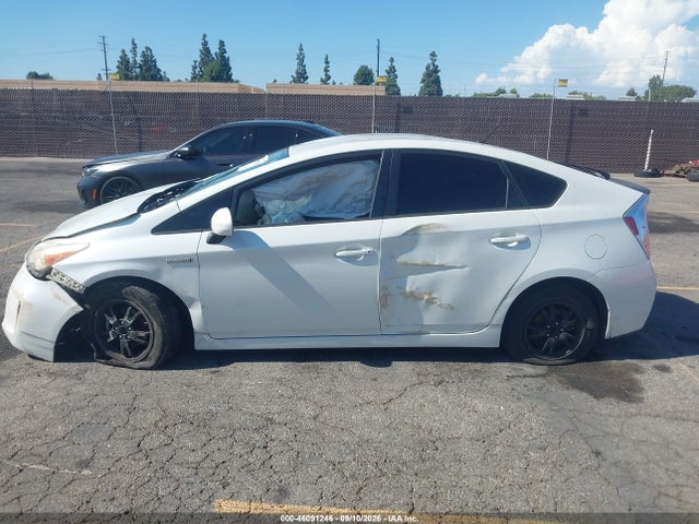 Toyota Prius Two 2015 JTDKN3DU2F0443557 Image 14