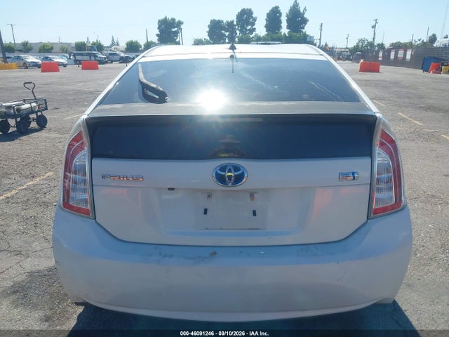 Toyota Prius Two 2015 JTDKN3DU2F0443557 Image 16