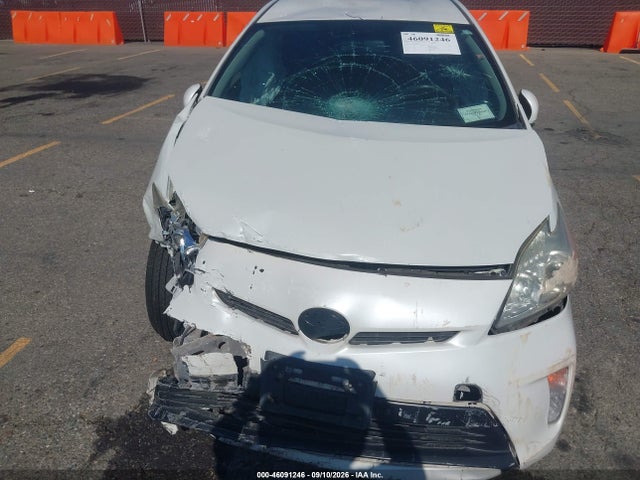 Toyota Prius Two 2015 JTDKN3DU2F0443557 Image 17