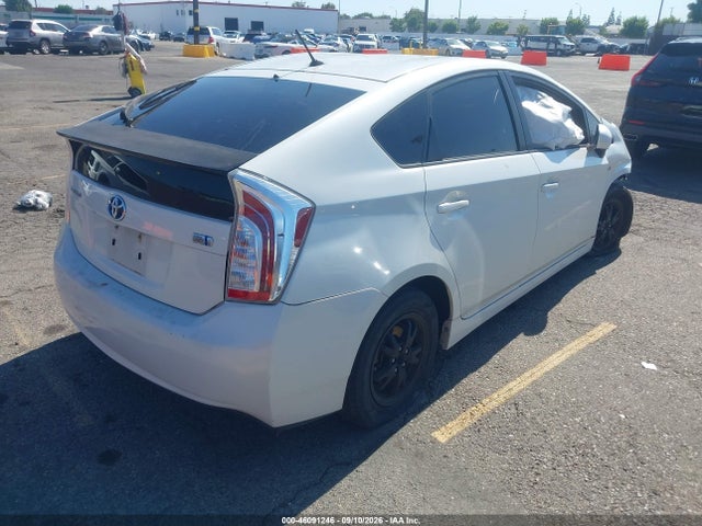 Toyota Prius Two 2015 JTDKN3DU2F0443557 Image 4