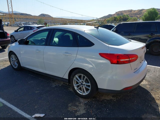 Продажа на аукционе авто 2015 Ford Focus Se, vin: 1FADP3F22FL256189, номер лота: 46091249