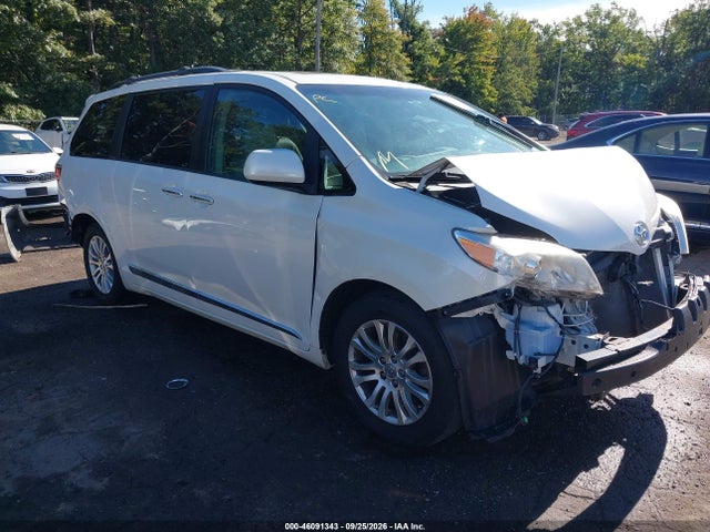 Aukcja sprzedaży 2017 Toyota Sienna Xle Premium 8 Passenger, vin: 5TDYZ3DC8HS850921, numer aukcji: 46091343