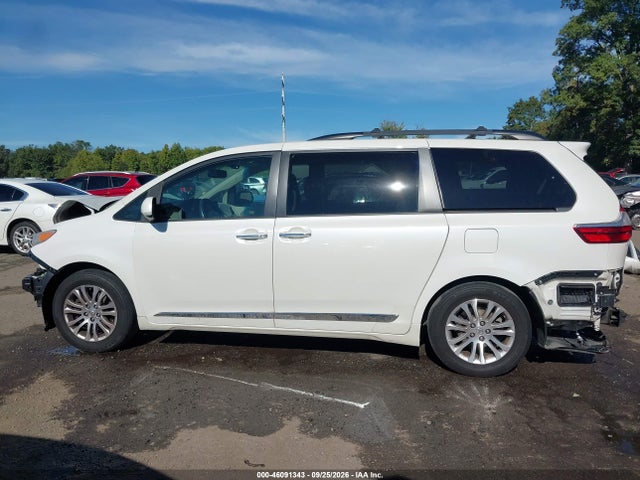 Aukcja sprzedaży 2017 Toyota Sienna Xle Premium 8 Passenger, vin: 5TDYZ3DC8HS850921, numer aukcji: 46091343