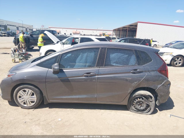 46091400 :رقم المزاد ، 3HGGK5H44KM737393 vin ، 2019 Honda Fit Lx مزاد بيع