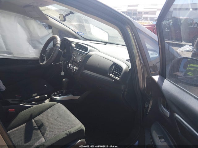 46091400 :رقم المزاد ، 3HGGK5H44KM737393 vin ، 2019 Honda Fit Lx مزاد بيع