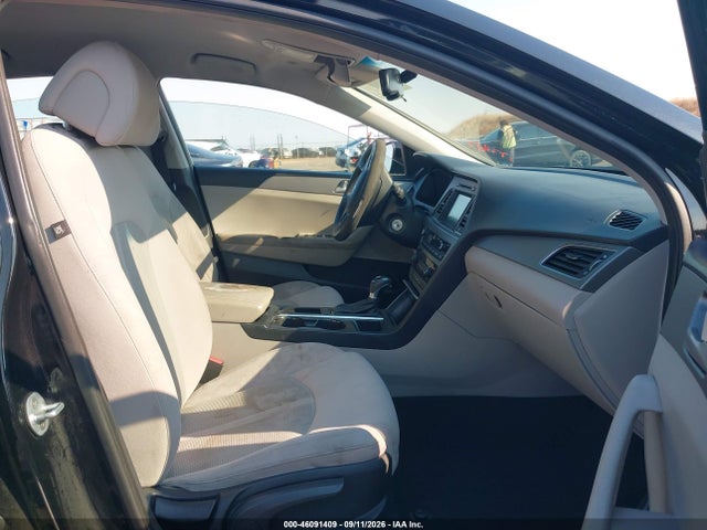 2017 Hyundai Sonata Se მანქანა იყიდება აუქციონზე, vin: 5NPE24AF7HH477856, აუქციონის ნომერი: 46091409
