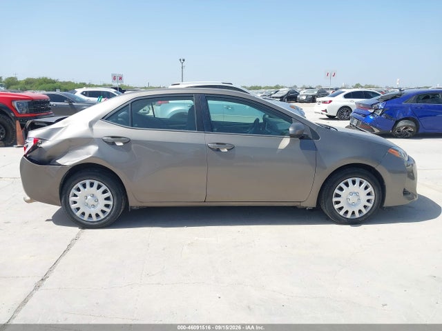 46091516 :رقم المزاد ، 5YFBURHE3HP582484 vin ، 2017 Toyota Corolla Le مزاد بيع