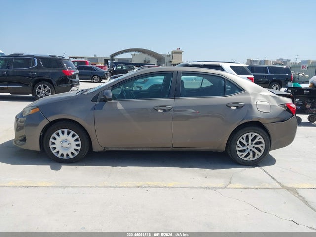 46091516 :رقم المزاد ، 5YFBURHE3HP582484 vin ، 2017 Toyota Corolla Le مزاد بيع