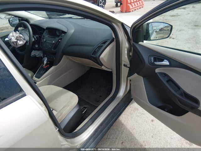 Ford FOCUS SE 2017 1FADP3F24HL252132 Image 5