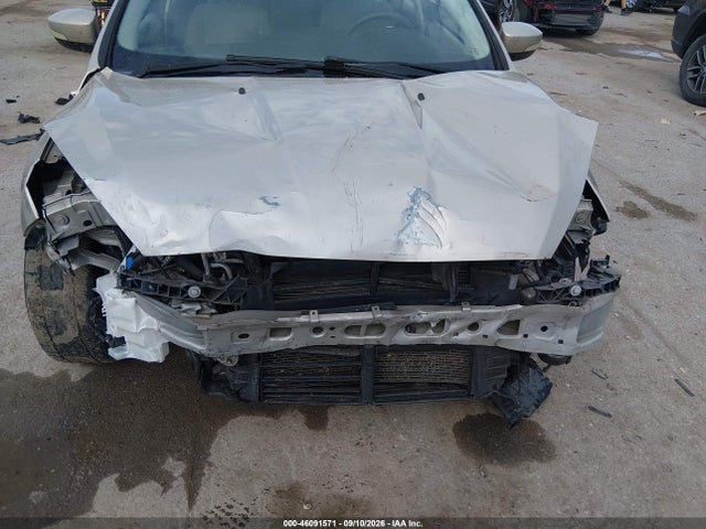 Ford FOCUS SE 2017 1FADP3F24HL252132 Image 6