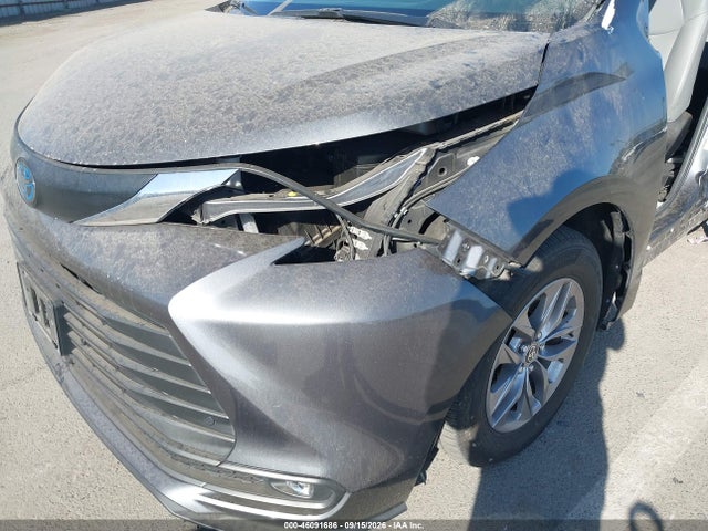 5TDYSKFC7SS175520 Toyota SIENNA XLE