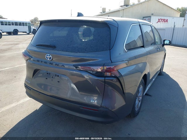 5TDYSKFC7SS175520 Toyota SIENNA XLE