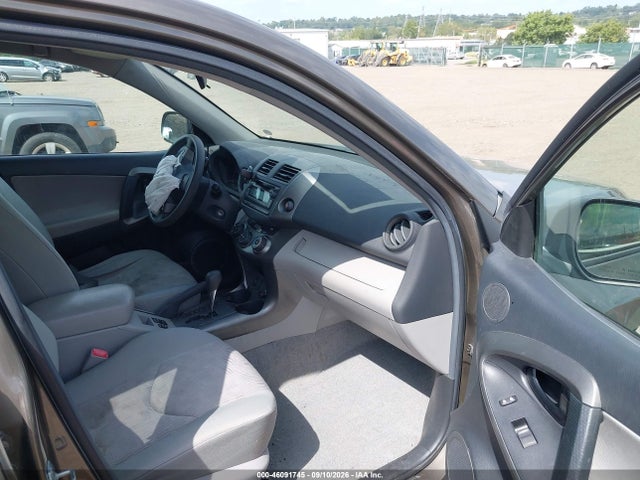 46091745 :رقم المزاد ، 2T3BF4DV2CW201418 vin ، 2012 Toyota Rav4 مزاد بيع