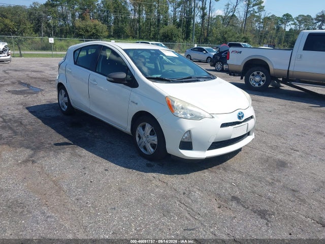 46091757 :رقم المزاد ، JTDKDTB32C1520866 vin ، 2012 Toyota Prius C Two مزاد بيع