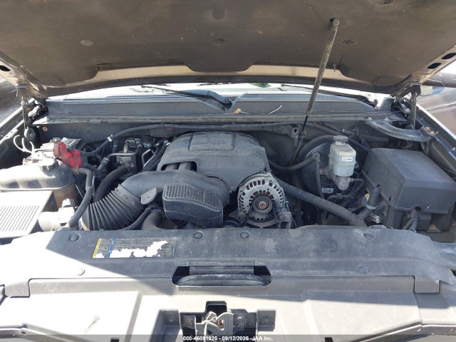 46091925 :رقم المزاد ، 1GNUKCE05AR276748 vin ، 2010 Chevrolet Tahoe Ltz مزاد بيع
