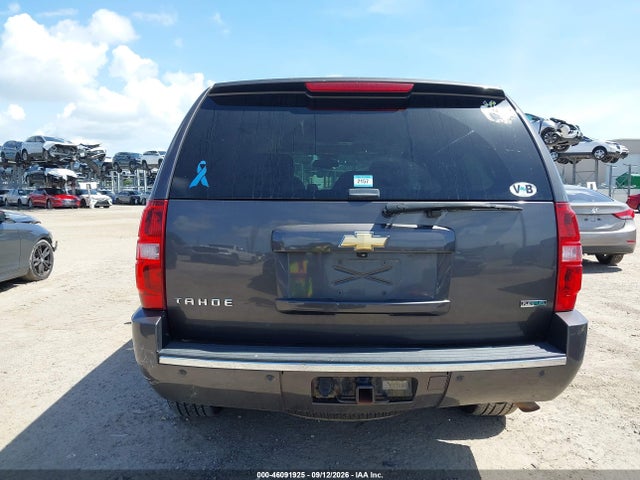 46091925 :رقم المزاد ، 1GNUKCE05AR276748 vin ، 2010 Chevrolet Tahoe Ltz مزاد بيع