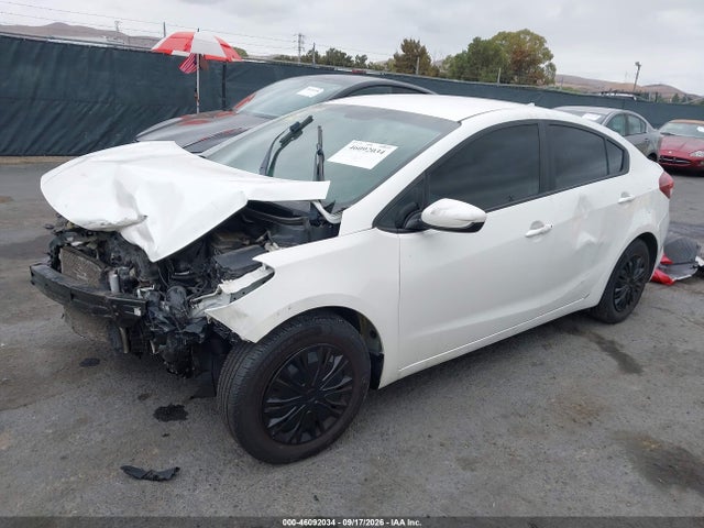 KIA FORTE LX 2018 3KPFL4A75JE235670 Image 2