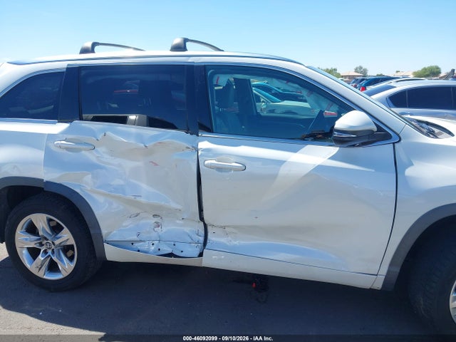 Toyota Highlander Limited 2017 5TDYZRFH8HS210932 Image 13