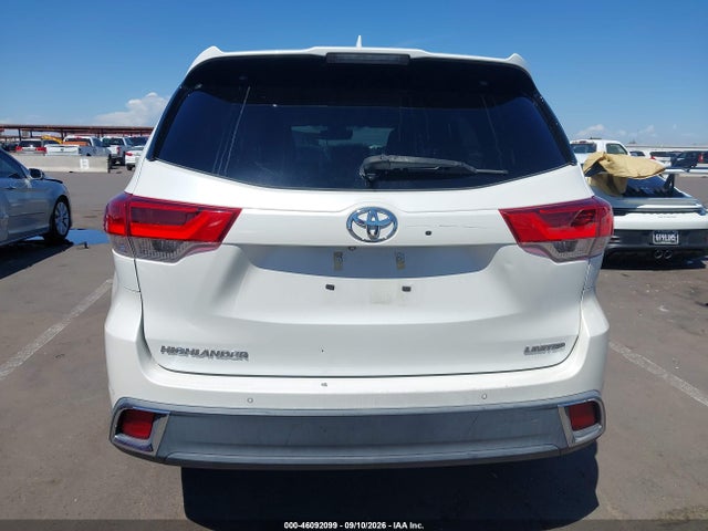 Toyota Highlander Limited 2017 5TDYZRFH8HS210932 Image 16