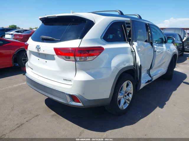Toyota Highlander Limited 2017 5TDYZRFH8HS210932 Image 4
