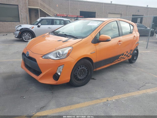Toyota Prius C One 2015 JTDKDTB3XF1089844 Image 2