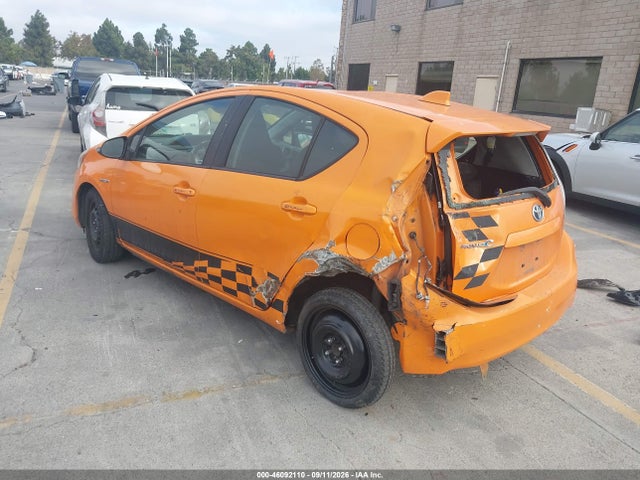 Toyota Prius C One 2015 JTDKDTB3XF1089844 Image 3