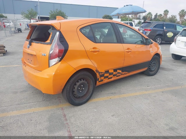 Toyota Prius C One 2015 JTDKDTB3XF1089844 Image 4