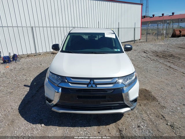 46092163 :رقم المزاد ، JA4AZ2A39HZ057586 vin ، 2017 Mitsubishi Outlander Es مزاد بيع