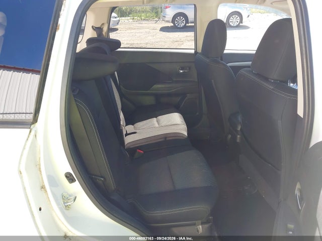 46092163 :رقم المزاد ، JA4AZ2A39HZ057586 vin ، 2017 Mitsubishi Outlander Es مزاد بيع