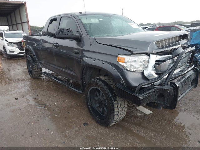 46092174 :رقم المزاد ، 5TFUW5F15HX630161 vin ، 2017 Toyota Tundra Sr5 5.7l V8 مزاد بيع