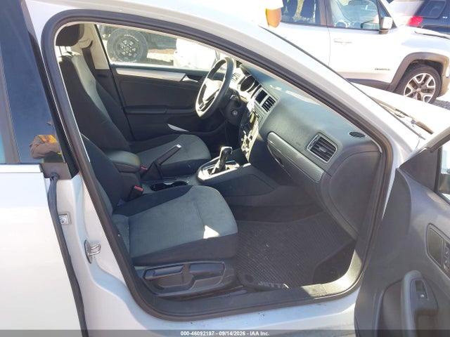Продажа на аукционе авто 2017 Volkswagen Jetta 1.4t S, vin: 3VW2B7AJ8HM347598, номер лота: 46092197