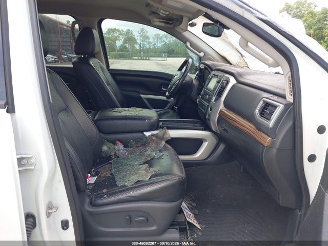46092207 :رقم المزاد ، 1N6AA1E61HN562005 vin ، 2017 Nissan Titan Sl مزاد بيع
