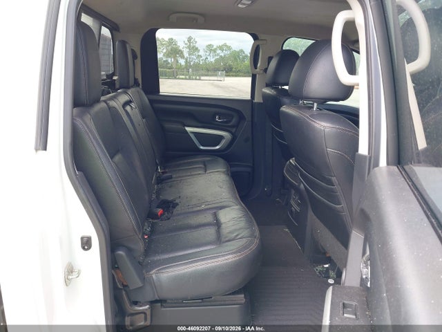 46092207 :رقم المزاد ، 1N6AA1E61HN562005 vin ، 2017 Nissan Titan Sl مزاد بيع