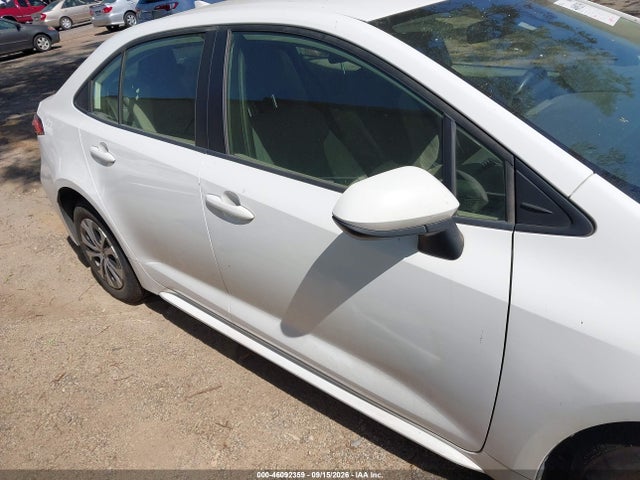 Toyota Corolla Hybrid Le 2022 JTDEAMDE8N3002407 Image 13