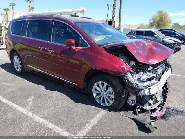 46092391 :رقم المزاد ، 2C4RC1BG0JR106969 vin ، 2018 Chrysler Pacifica Touring L مزاد بيع