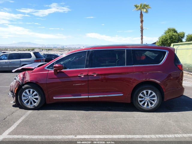 Продаж на аукціоні авто 2018 Chrysler Pacifica Touring L, vin: 2C4RC1BG0JR106969, номер лоту: 46092391