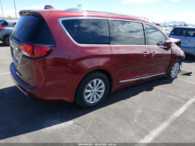 Продаж на аукціоні авто 2018 Chrysler Pacifica Touring L, vin: 2C4RC1BG0JR106969, номер лоту: 46092391