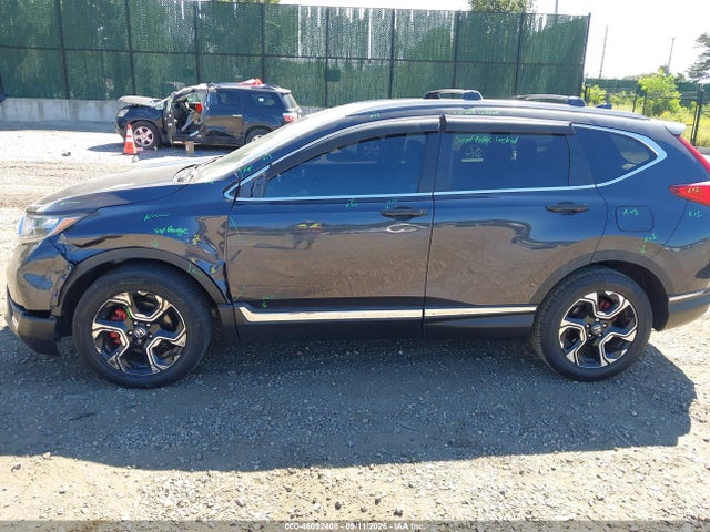 2018 Honda Cr-v Touring მანქანა იყიდება აუქციონზე, vin: 7FARW2H93JE018570, აუქციონის ნომერი: 46092408