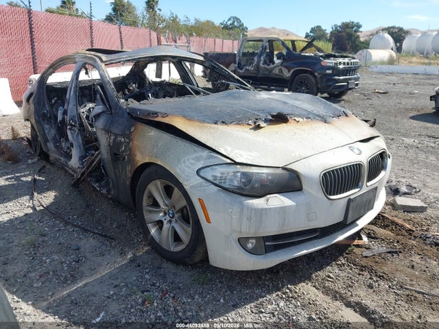 46092459 :رقم المزاد ، WBAXG5C57DDY33644 vin ، 2013 Bmw 528i مزاد بيع