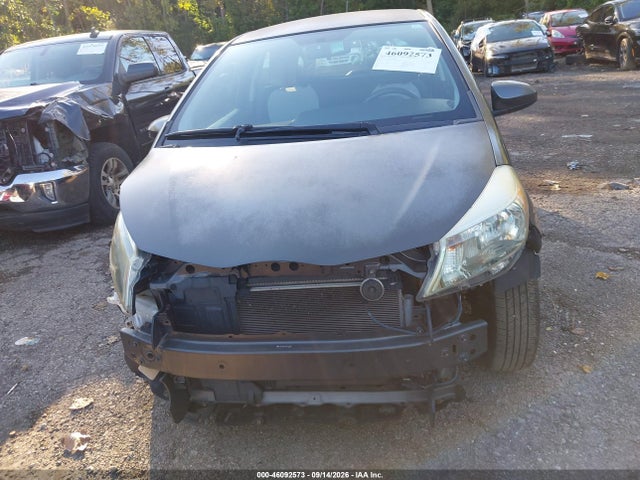 46092573 :رقم المزاد ، JTDJTUD34CD519945 vin ، 2012 Toyota Yaris Le مزاد بيع