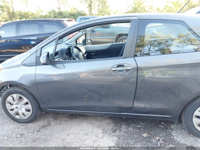 46092573 :رقم المزاد ، JTDJTUD34CD519945 vin ، 2012 Toyota Yaris Le مزاد بيع