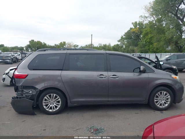 Продаж на аукціоні авто 2017 Toyota Sienna Xle 8 Passenger, vin: 5TDYZ3DC7HS806053, номер лоту: 46092660