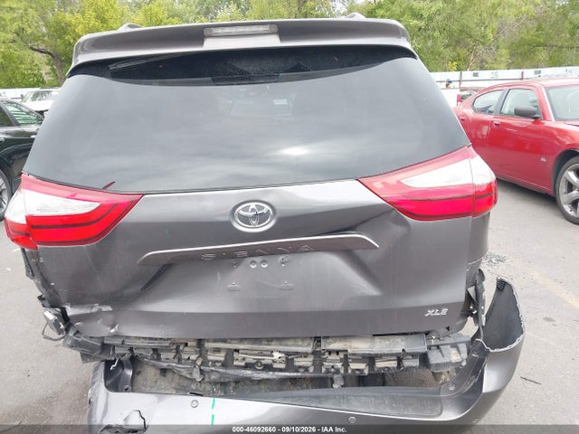 Продаж на аукціоні авто 2017 Toyota Sienna Xle 8 Passenger, vin: 5TDYZ3DC7HS806053, номер лоту: 46092660