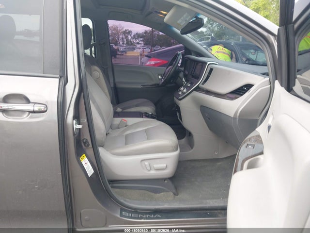 Продаж на аукціоні авто 2017 Toyota Sienna Xle 8 Passenger, vin: 5TDYZ3DC7HS806053, номер лоту: 46092660