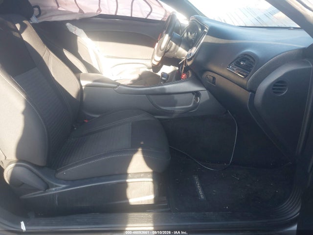 46092661 :رقم المزاد ، 2C3CDZAG9FH719323 vin ، 2015 Dodge Challenger Sxt مزاد بيع