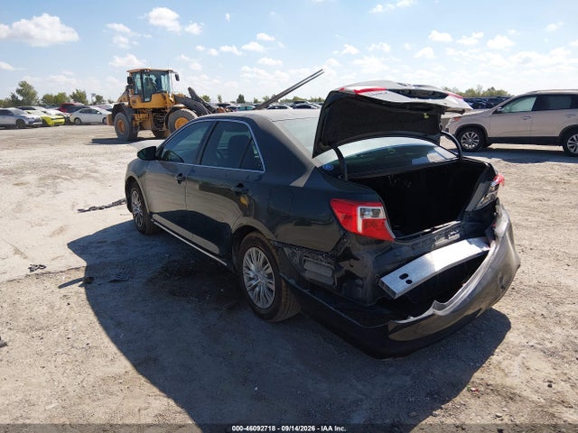 2014 Toyota Camry Le მანქანა იყიდება აუქციონზე, vin: 4T1BF1FK5EU401884, აუქციონის ნომერი: 46092718