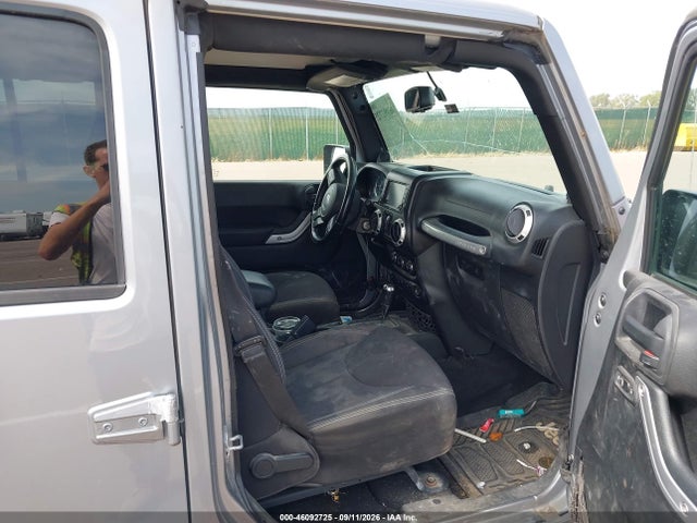 46092725 :رقم المزاد ، 1C4BJWEG2DL627785 vin ، 2013 Jeep Wrangler Unlimited Sahara مزاد بيع
